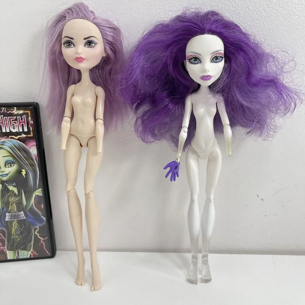 Monster High Dolls Bundle Spectra Dayna , Disney Descendants, Movie,
